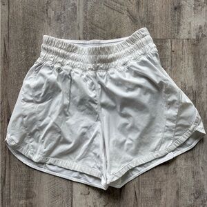 Lululemon white track that 5” shorts